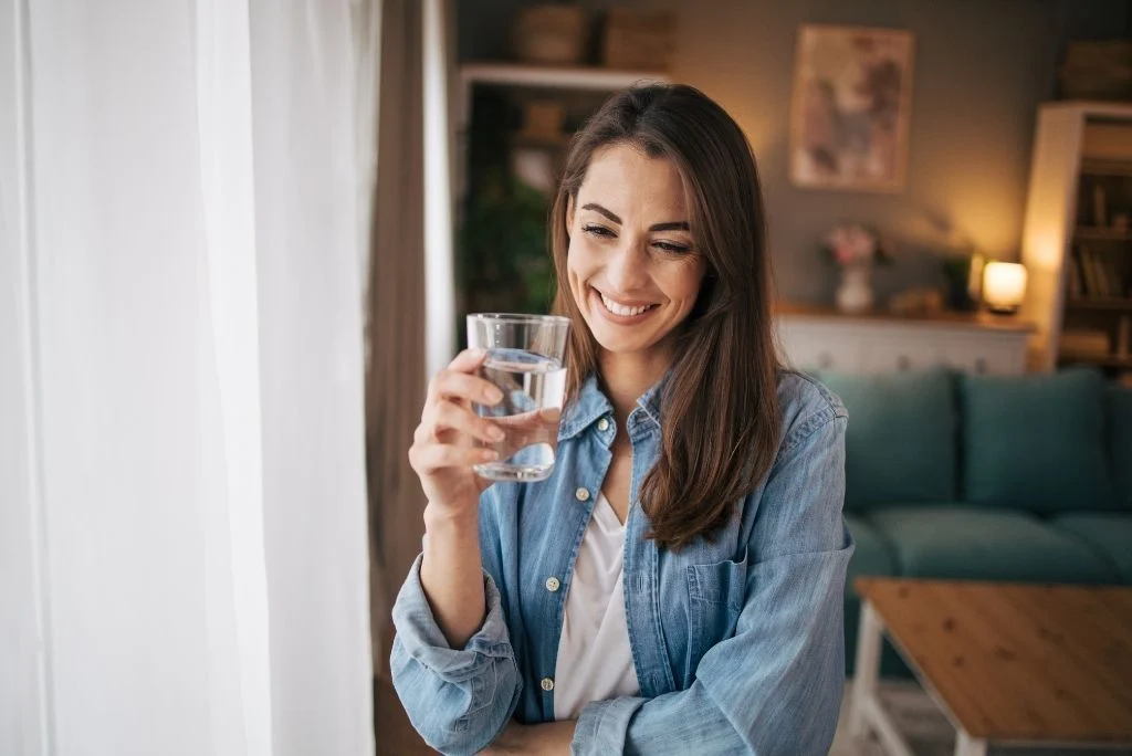 El agua en un adulto es muy necesaria