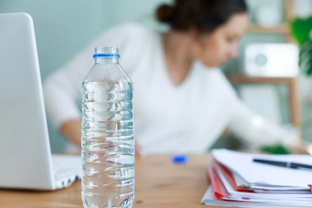 Existen algunos trucos para mabtenerse hidratado y ganar salud