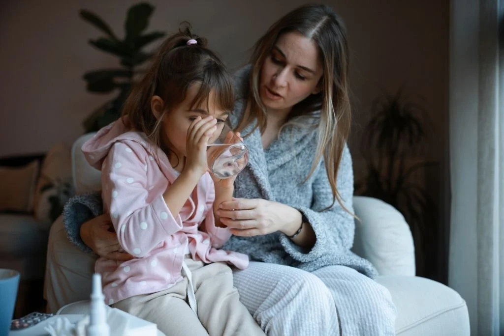 Beber agua en invierno beneficia la salud